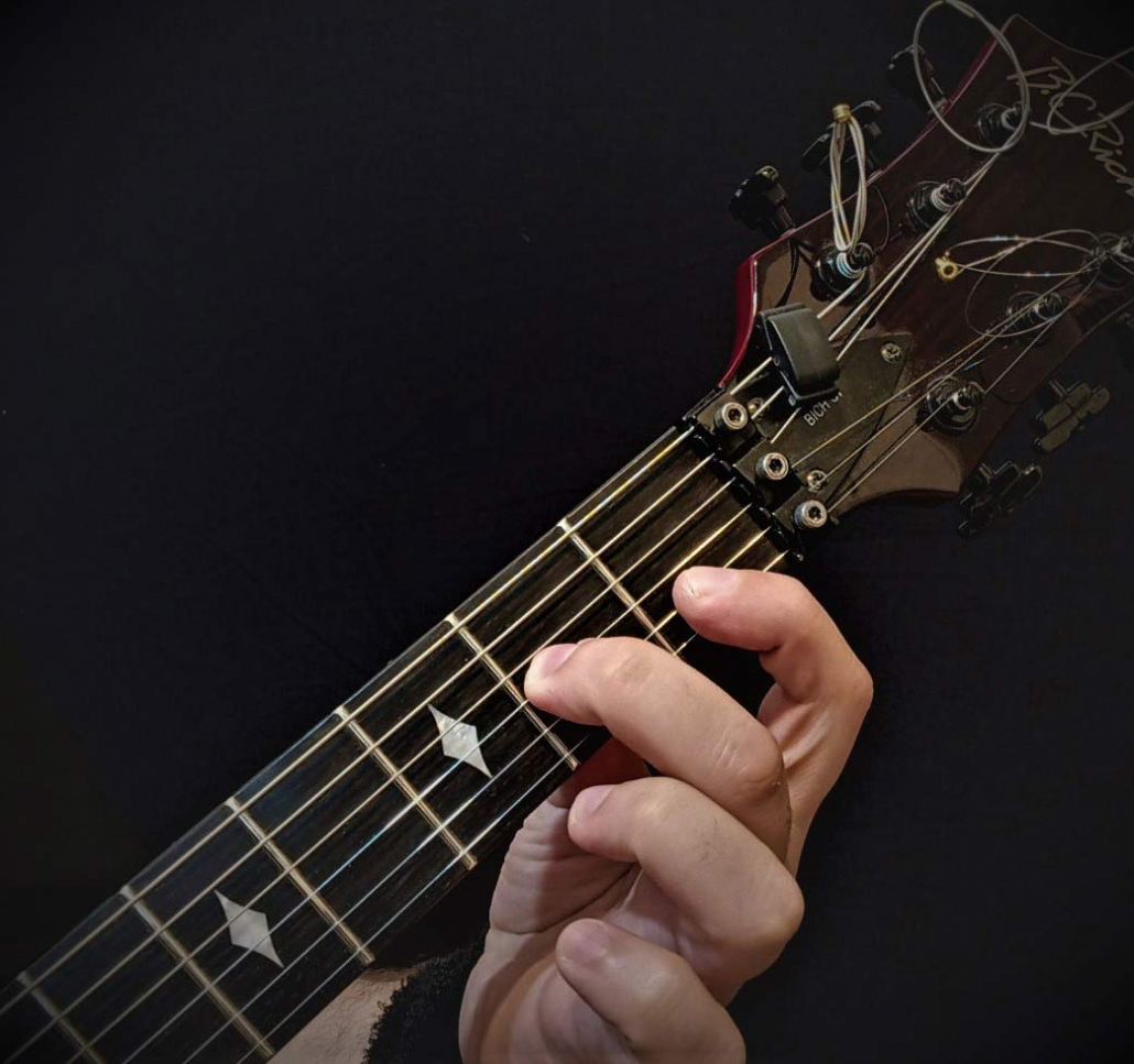 آکورد ر مینور 7 گیتار الکنریک