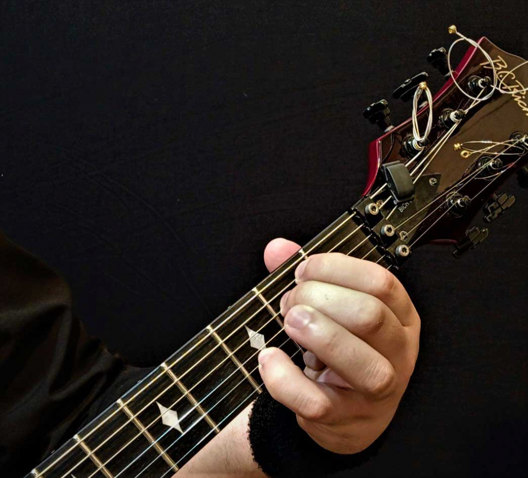 آکورد می مینور 7 گیتار الکنریک
