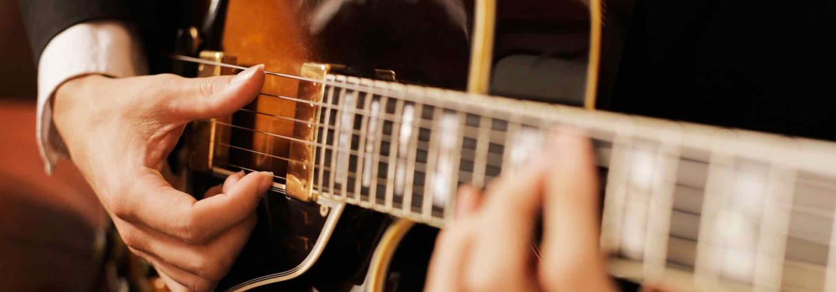 موسیقی جز، آموزش گیتار الکتریک